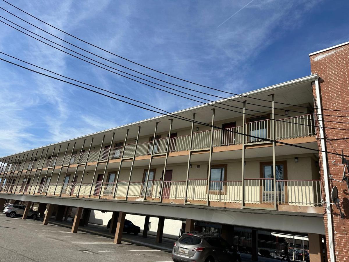 B'More Inn Motel ボルティモア エクステリア 写真