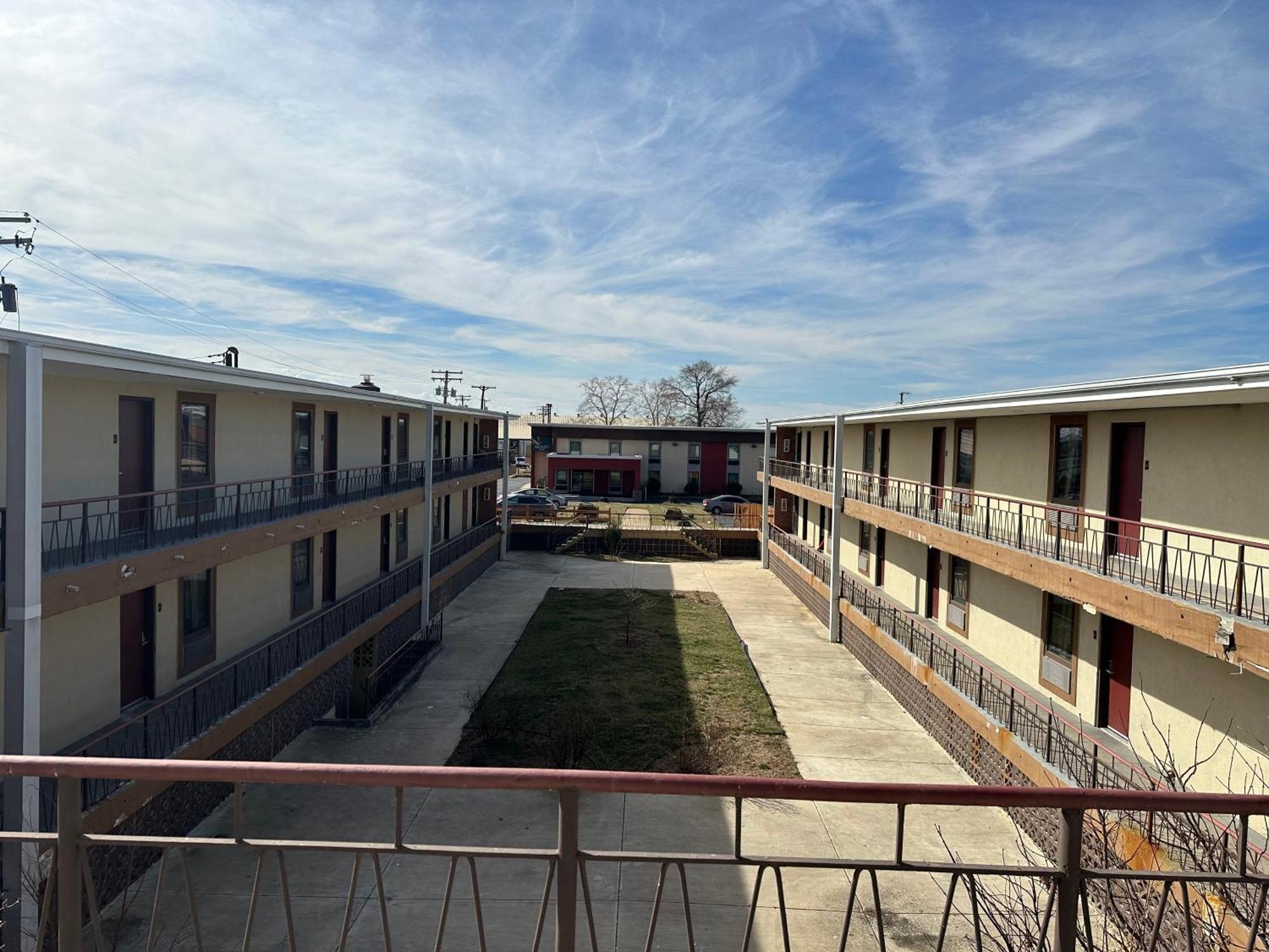 B'More Inn Motel ボルティモア エクステリア 写真